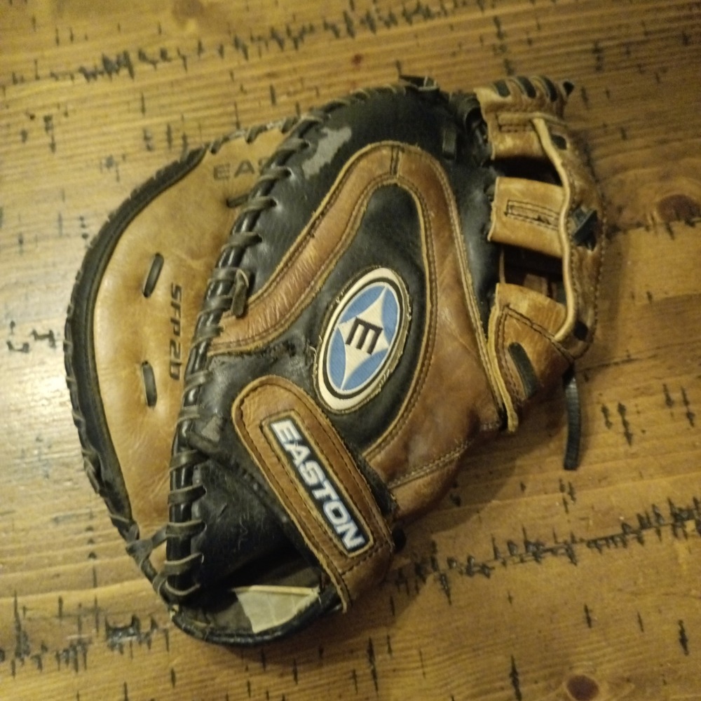 Easton Synergy Fastpitch SFP20 33" Softball Leather Catchers Mitt Glove LHT a1